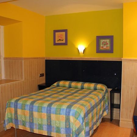 Pension Izar Bat Сан-Себастьян Экстерьер фото