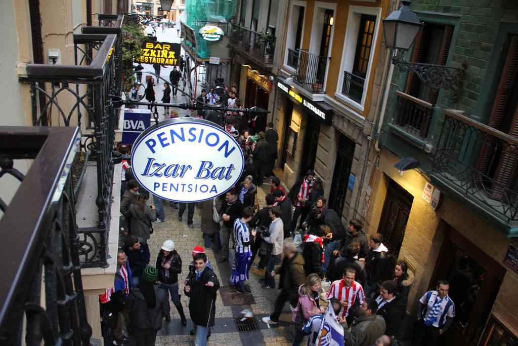 Pension Izar Bat Сан-Себастьян Экстерьер фото